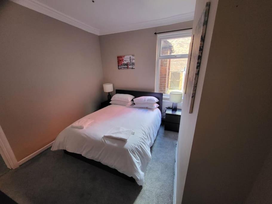 4 Bedroom House, 8 Min To City! Manchester Dış mekan fotoğraf