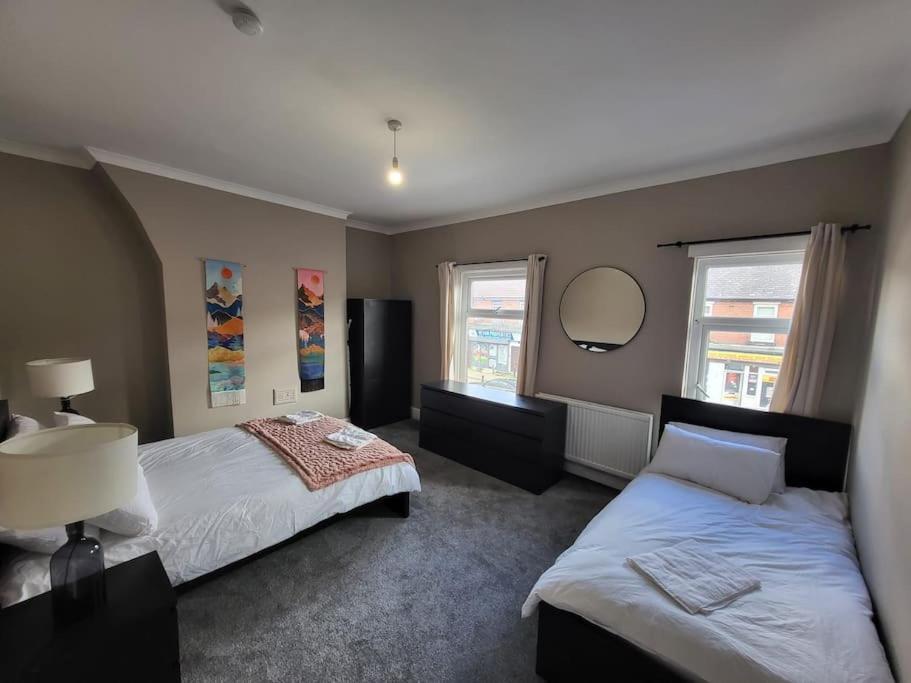 4 Bedroom House, 8 Min To City! Manchester Dış mekan fotoğraf